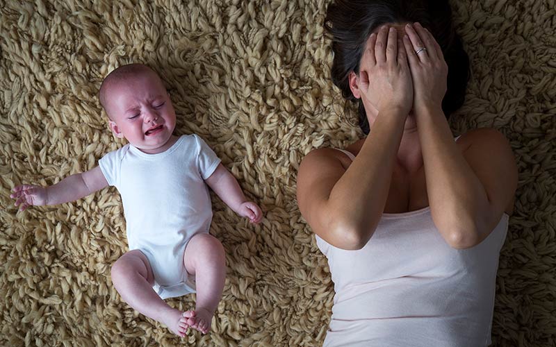 Tres consejos para madres primerizas: Manejar el estrés posparto y fortalecer su salud mental