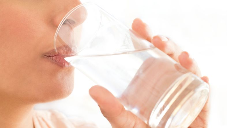 Why is it important to drink water? 7 great things water does for us.